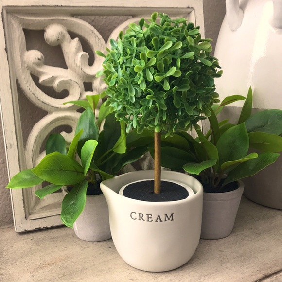 Magnolia hearth and hand stoneware cream cellar - Picture 6 of 6